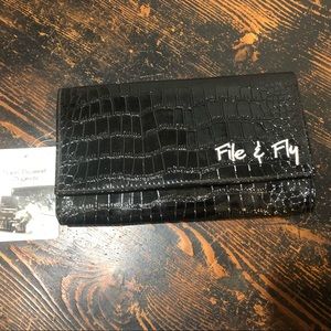 MiAmica travel clutch